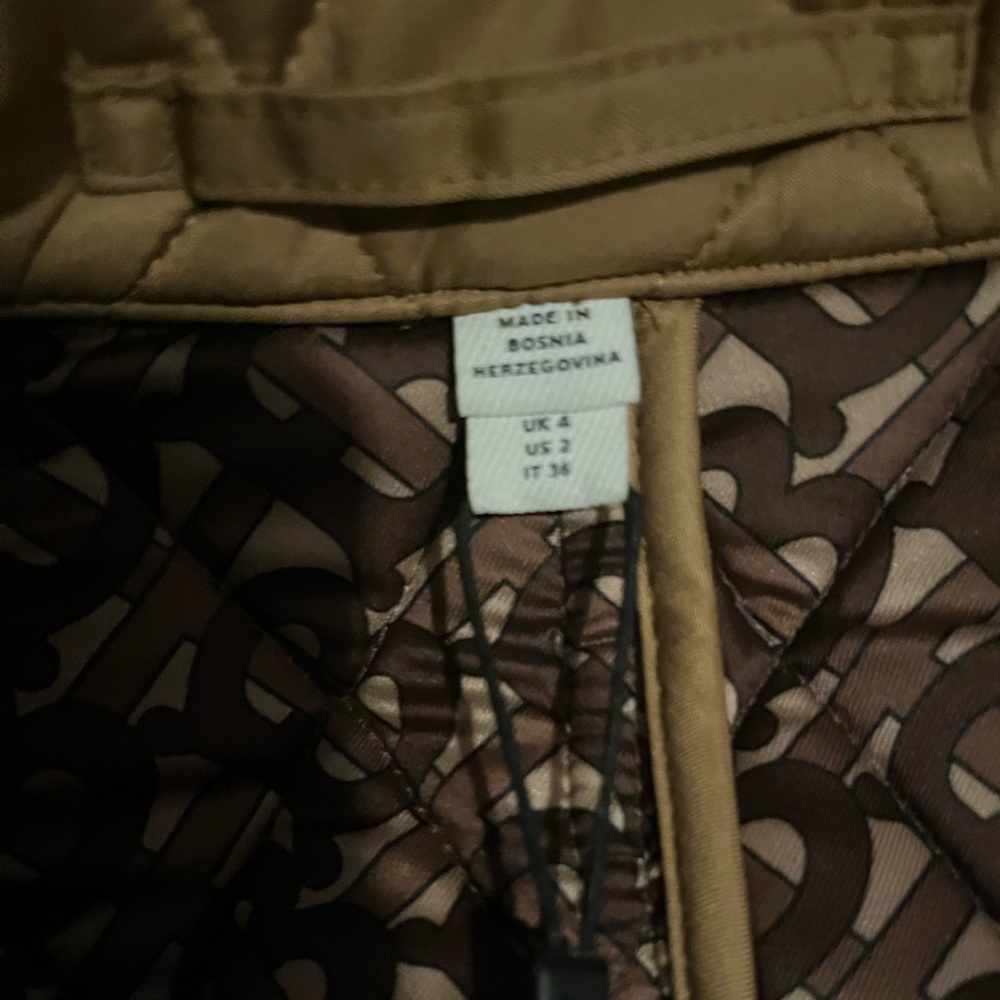 Burberry Quilted Victorian Jacket-PRICE FIRM, NO OFFERS PLS! - Picture 8 of 15